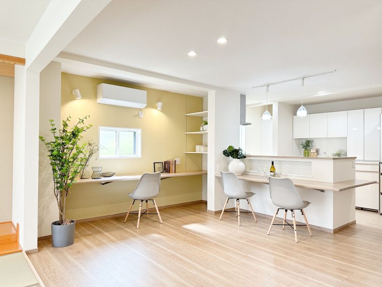 リフォーム後のキッチン　ダイニングカウンター　スタディカウンター