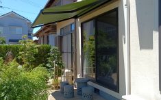 リフォーム後のオーニング　屋外から見た様子