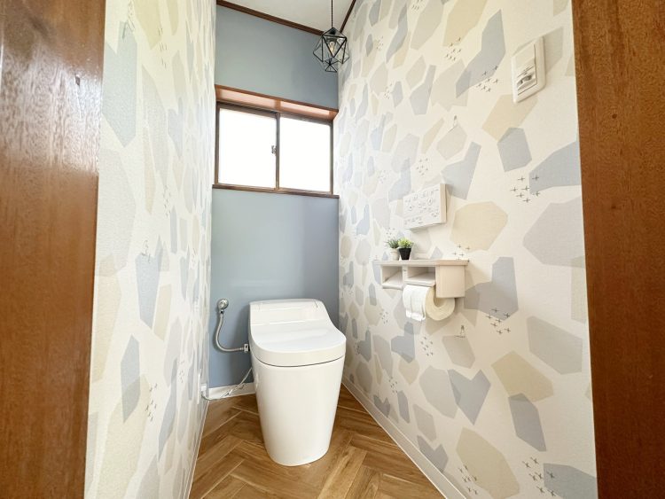 リフォーム後のトイレ　パナソニックトイレアラウーノS160