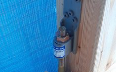 建築途中の注文住宅 ホールダウン金物