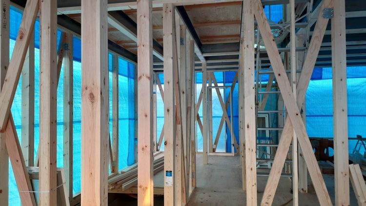 建築途中の注文住宅 筋違 筋違プレート テクノビーム