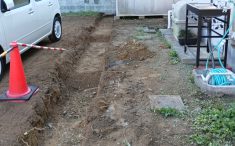 外構リフォーム中の外構の様子 掘削工事