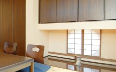 吊り押入のある和室